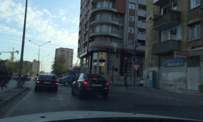 Bakıda daha bir rüsvayçı yol nişanı