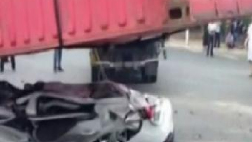 TIR maşını əzdi; sürücü sağ qaldı