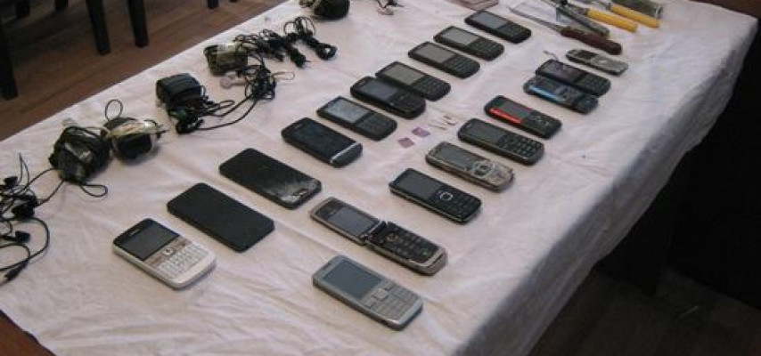 Qapalı həbsxanada 20 telefon aşkar edildi