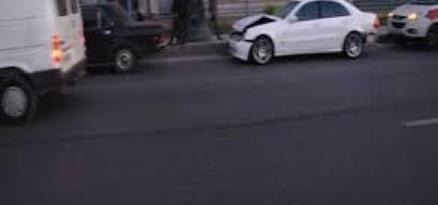 Geriyə maşın sürərkən bu cür qəza törətdi
