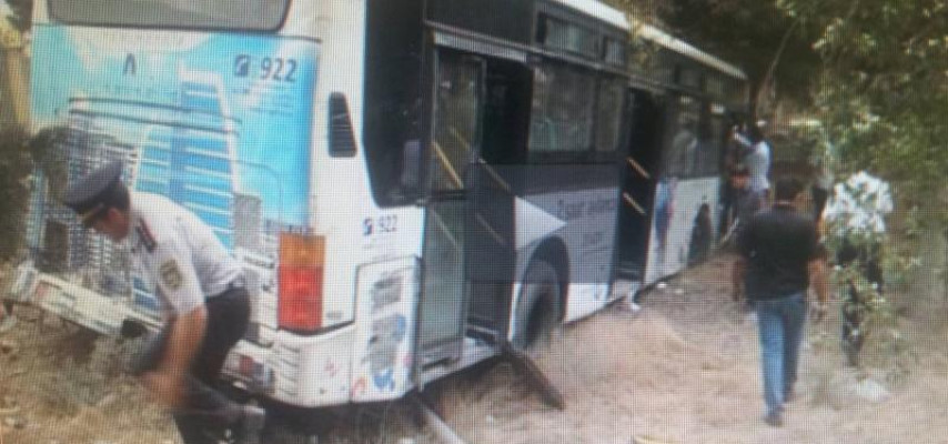 Bakıda avtobus aşıb: ölənlər və yaralananlar var