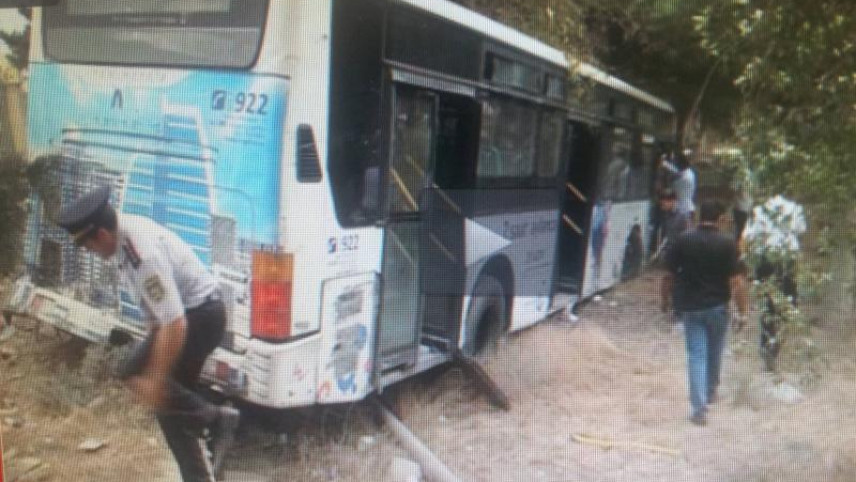 Bakıda avtobus aşıb: ölənlər və yaralananlar var