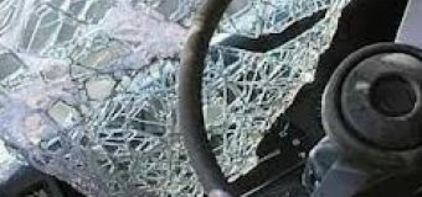 Qəza törədən sürücüsü yaralı qadını atıb qaçdı