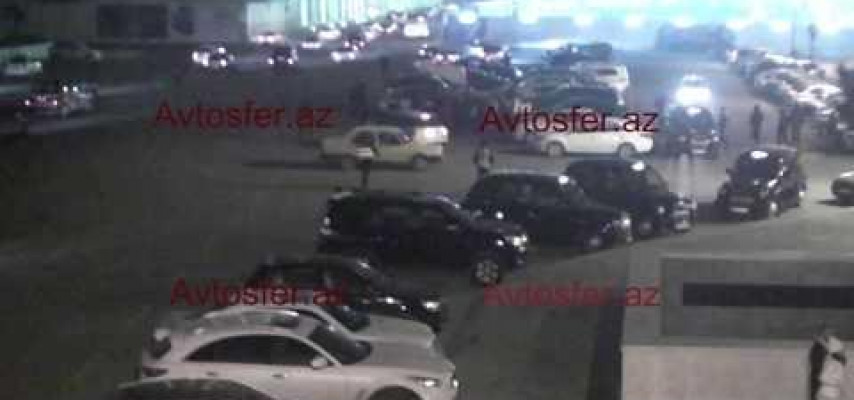 Yol polisinin yanında qırmızıdan keçdi, qəza törətdi