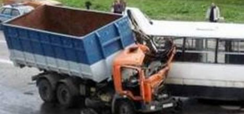 20 metr havaya uçan sürücü, parçalanıb yanan maşınlar - ŞOK qəzalardan VİDEO
