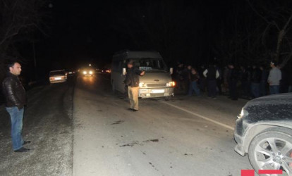 Mikroavtobus qoyun sürüsünün üstündən keçdi, 30 ölü