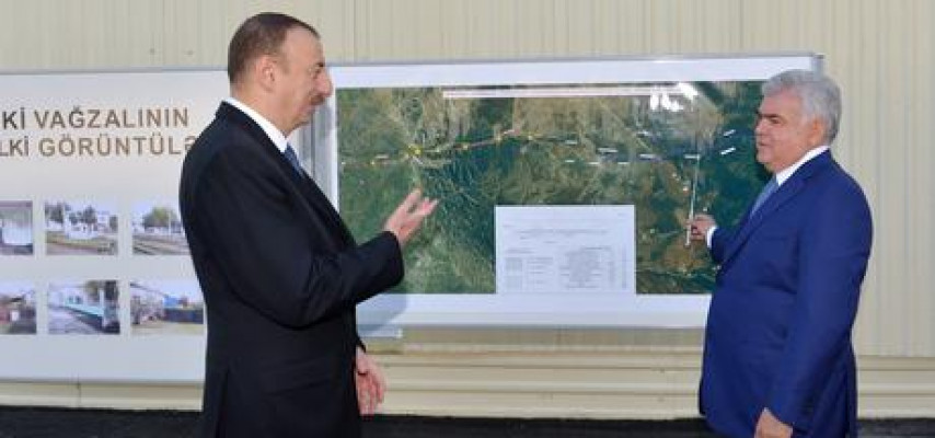 Prezident yol çəkərkən ağacların qırılmasına qəti etiraz etdi