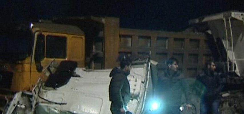 Masazırda iki yük maşını toqquşdu