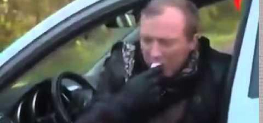 Sərxoş sürücü yol polisinə «atdı»