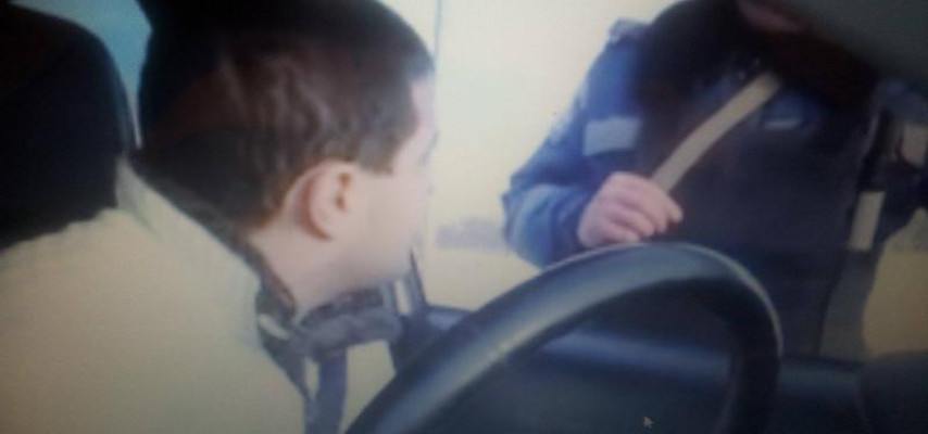 Bu sürücü polisləri yenə susdurdu