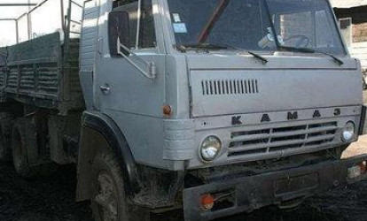 "KamAZ"ı yavaş-yavaş söküb oğurlayırmış