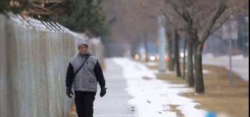 Hər gün 34 km yolu piyada qət edən adam