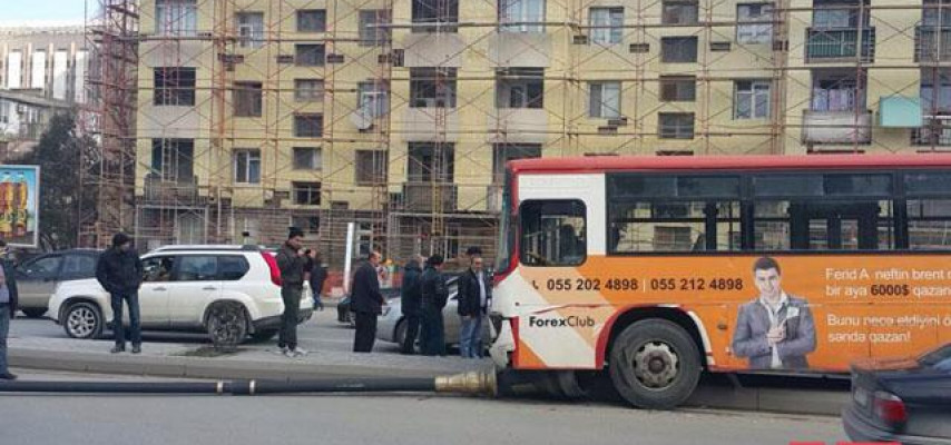 Qadın avtobusun altında qalaraq öldü - BAKIDA