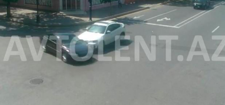Bakıda "BMW X6" "Hyundai"la belə toqquşdu