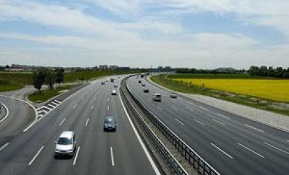 Yol qanununa bəzi avtomobillərlə bağlı DƏYİŞİKLİK EDİLDİ