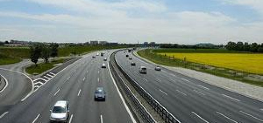 Yol qanununa bəzi avtomobillərlə bağlı DƏYİŞİKLİK EDİLDİ