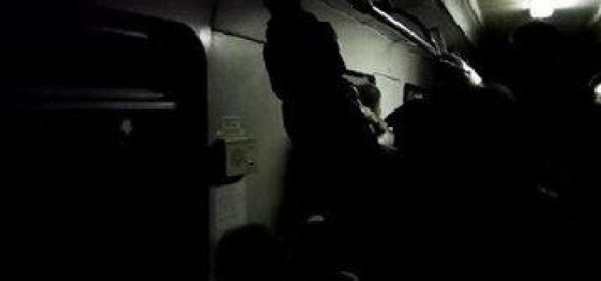 METRO zülmətə qərq oldu