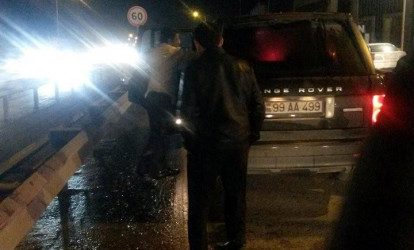 Sürücünü arvadının yanında döyən "Range Rover"in sahibi bilindi – FOTO