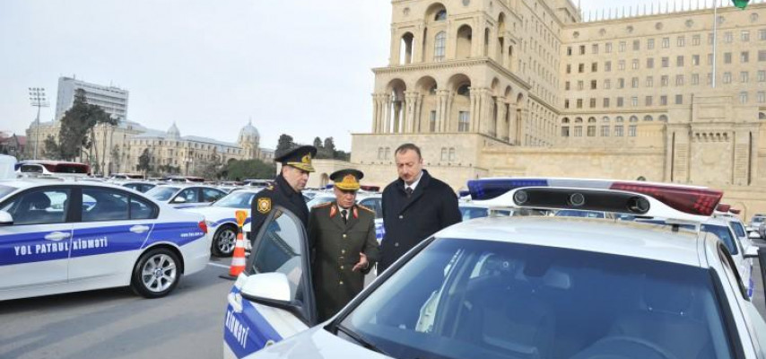 Polislər üçün alınan yeni maşınlar istifadəyə verilib