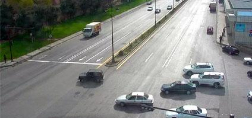 Bakıda tarixə düşən bu maşınları görənlər sevinir