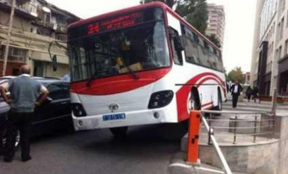Bakının əyilən avtobusları