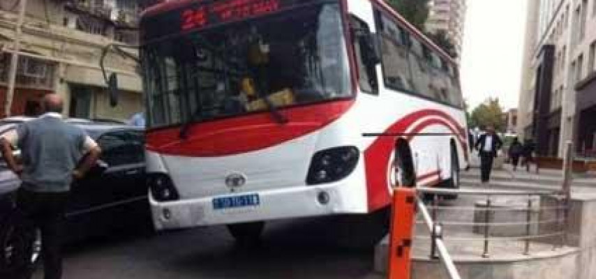 Bakının əyilən avtobusları
