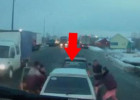 Yol verməyən sürücünü belə döydülər