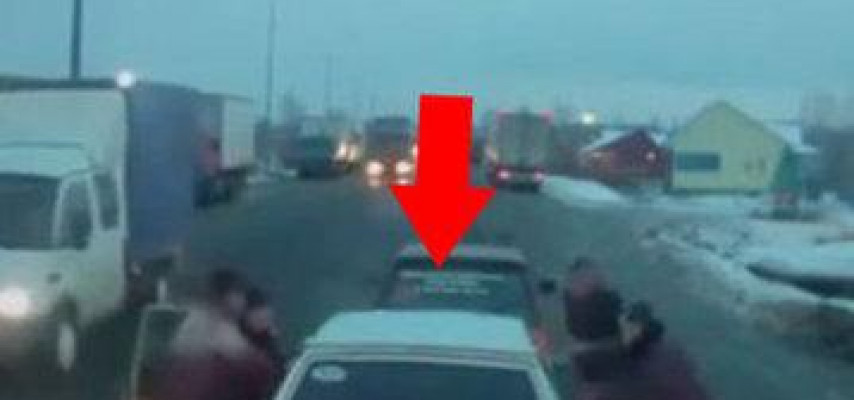 Yol verməyən sürücünü belə döydülər