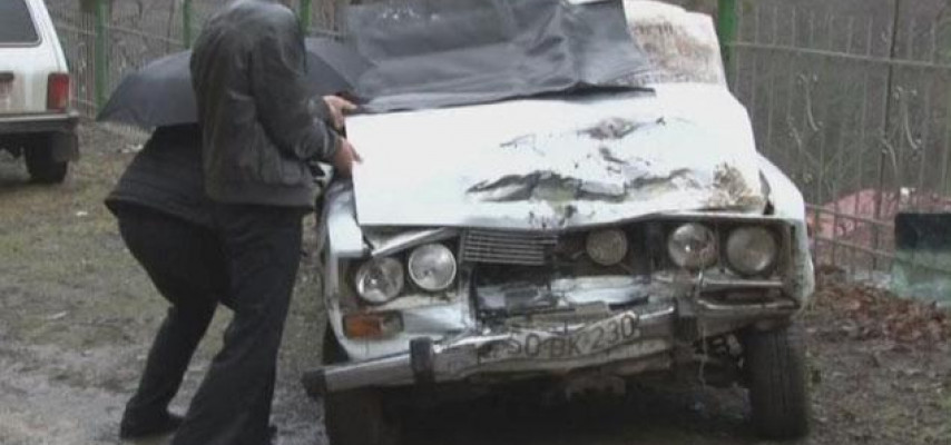 Lerikdə “VAZ-2106” “Niva” ilə toqquşdu: 4 yaralı