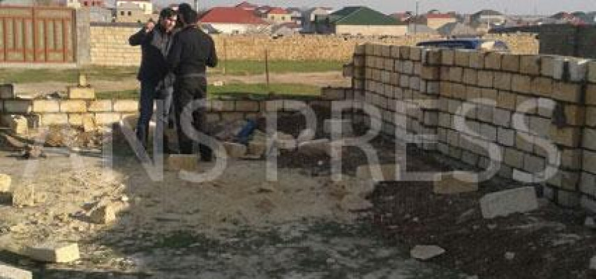 Bakıda zibildaşıyanlar hasarı avtomobilin üstünə aşırdı
