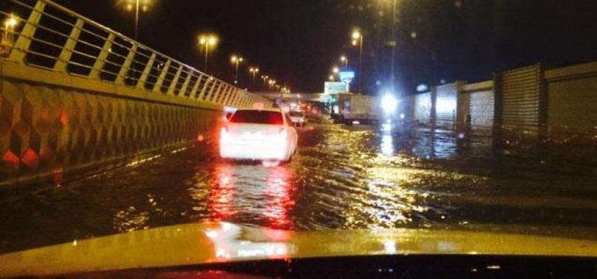 Yağış Bakının yollarını “söndürdü”