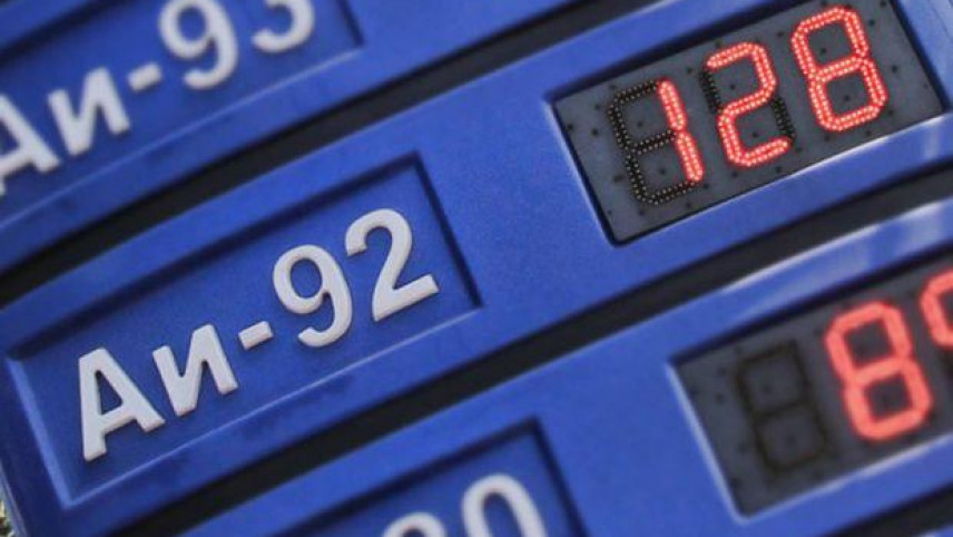 Ekspert: Qazaxıstanda yanacağın qiyməti Azərbaycandan 40% ucuzdur