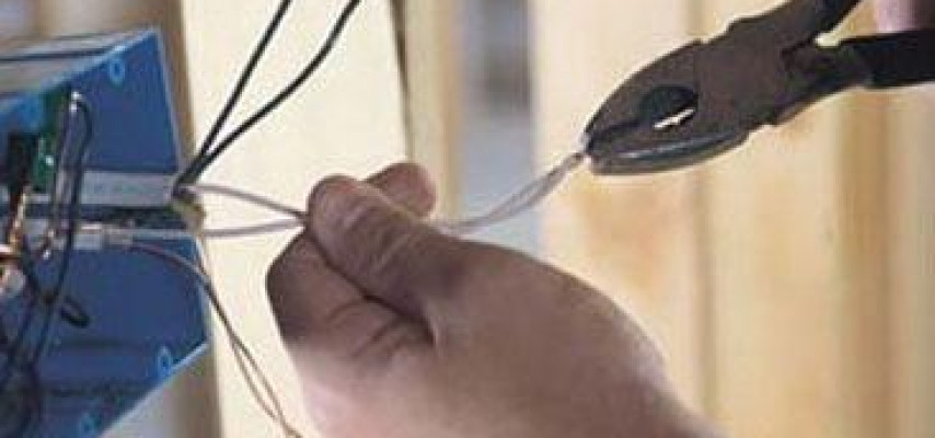Sürücünü elektrik cərəyanı öldürdü
