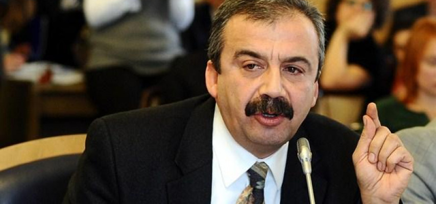 Kürd deputat azərbaycanlıları təhqir etdi