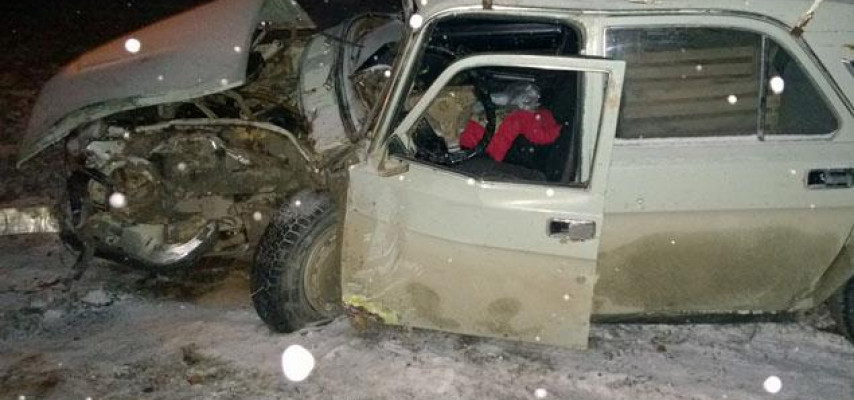 Xaçmazda “Qaz 24” ağaca girdi