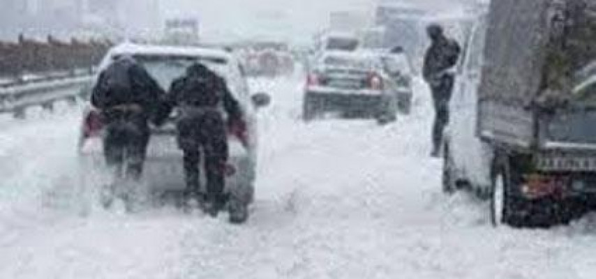 Sürücülərin diqqətinə: bu yolları buz bağlayıb