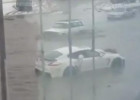 "Porsche"dən suyu vedrə ilə boşaltdılar