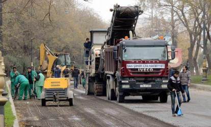 Paytaxtda daha bir yol təmirə bağlanır