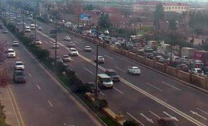 Heydər Əliyev prospektinin köməkçi yollarından biri bağlanır