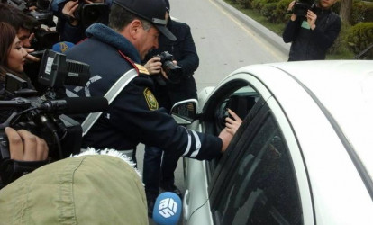 Yol polisi bu gün ancaq xanım sürücüləri saxladı