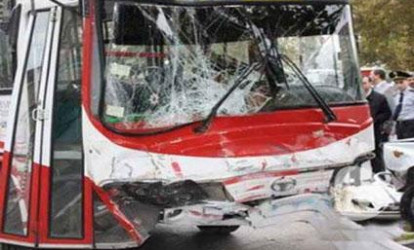 Bakıda avtobus sürücsü qəza törədib qaçdı