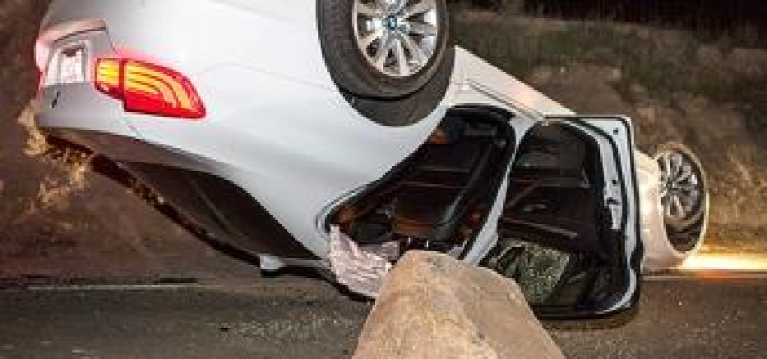 “BMW” dəhşətli qəzaya düşdü: ölənlər var