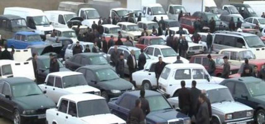 «Qanlı göl»dəki maşın bazarı qan «ağlayır»; alver dayanıb