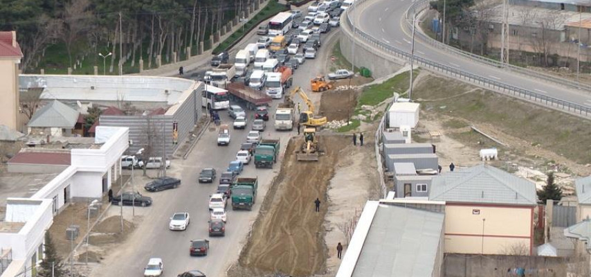 Bakıda bəzi yollar genişləndirilir – FOTO
