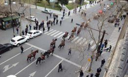 Bakının mərkəzində dəvə karvanı