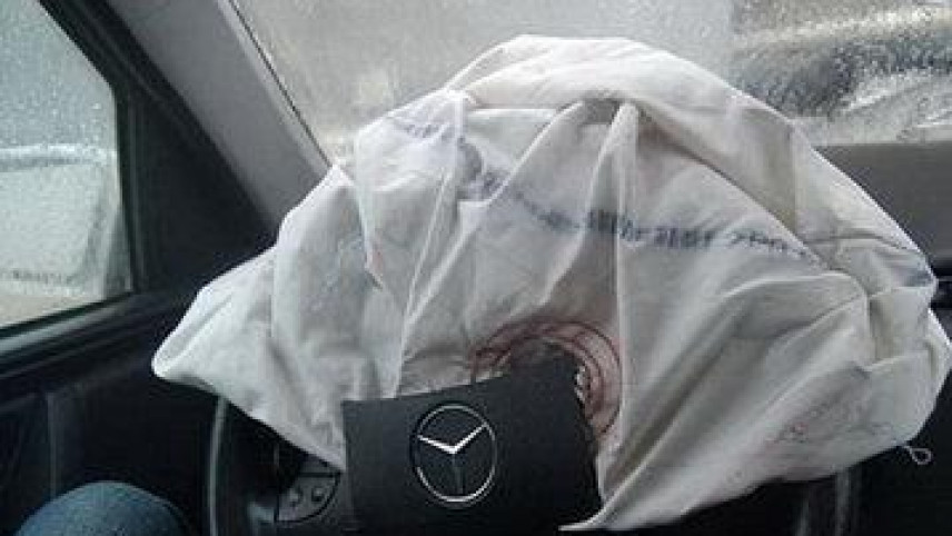 "Mercedes" "07"nin yoluna çıxdı: 5 yaralı