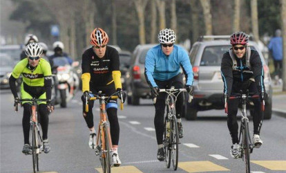 Dövlət katibi velosiped sürdü