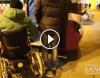 Bakıda avtobusa minmək istəyən əlili qapıdan qovdular