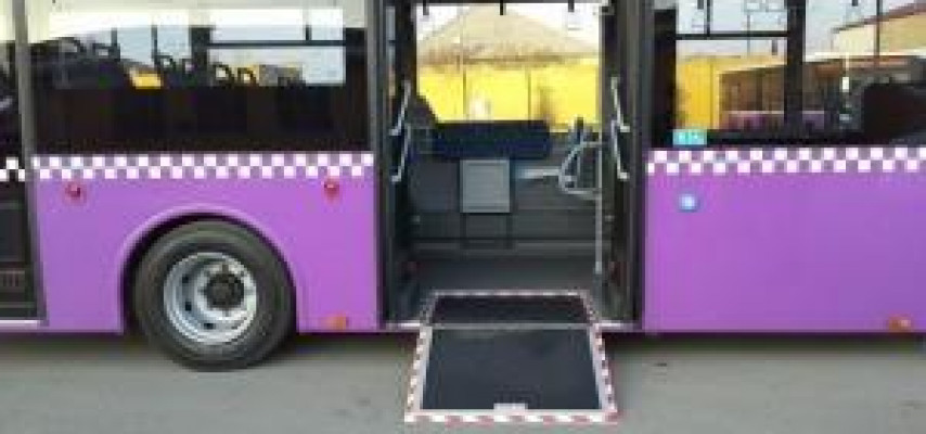 Avtobuslarda əlillər üçün pandusları kim açmalıdır?