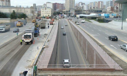 Bakının bu yolu tamamilə yenilənir